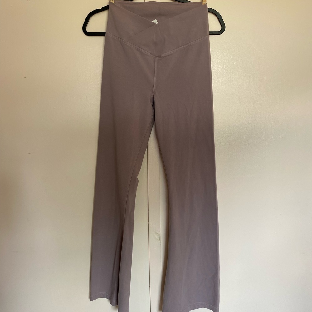 Victoria's Secret PINK Light Purple flared leggings